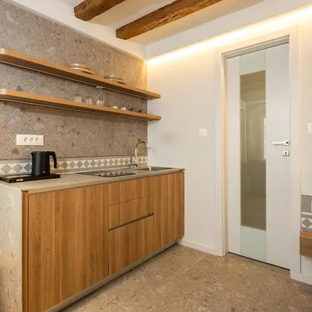 Diocletian's Centre Palace 4* ספליט